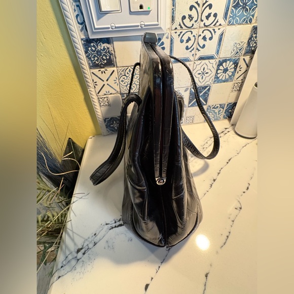 Unique Vintage Sleek Black Crocodile-Embossed Hand  Bag - Picture 6 of 14
